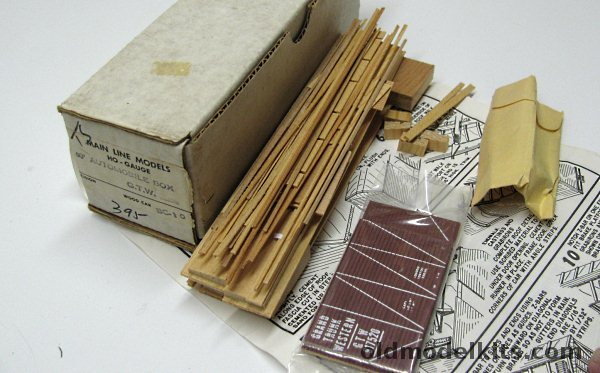 Main Line Models 1/87 50' Outside Braced Double SD Door Wooden Automobile Box Car - GTW Grand Trunk Western - HO Craftsman Kit, BC-10 plastic model kit